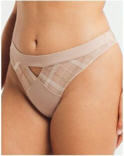 String Louisa Bracq Albanach (Chair)